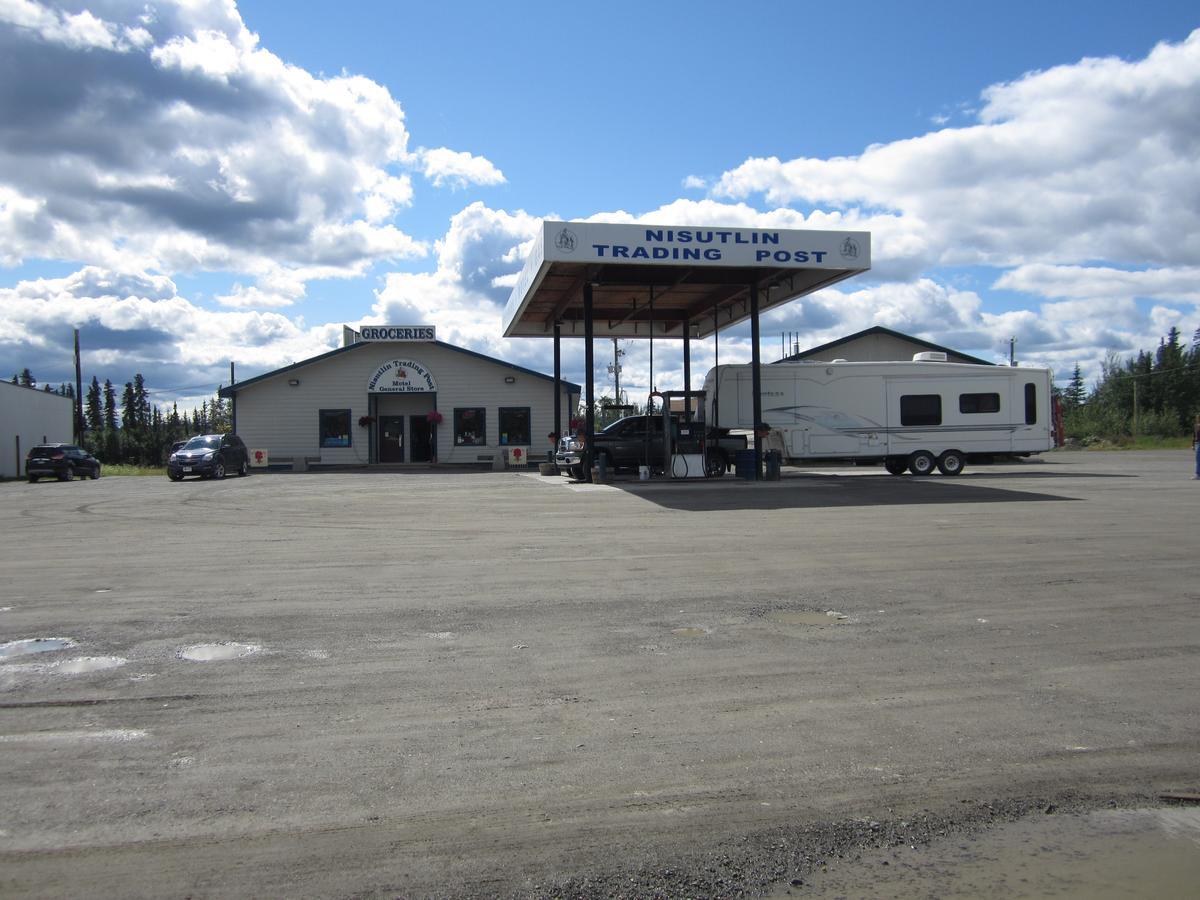 Nisutlin Trading Post Motel Teslin Buitenkant foto