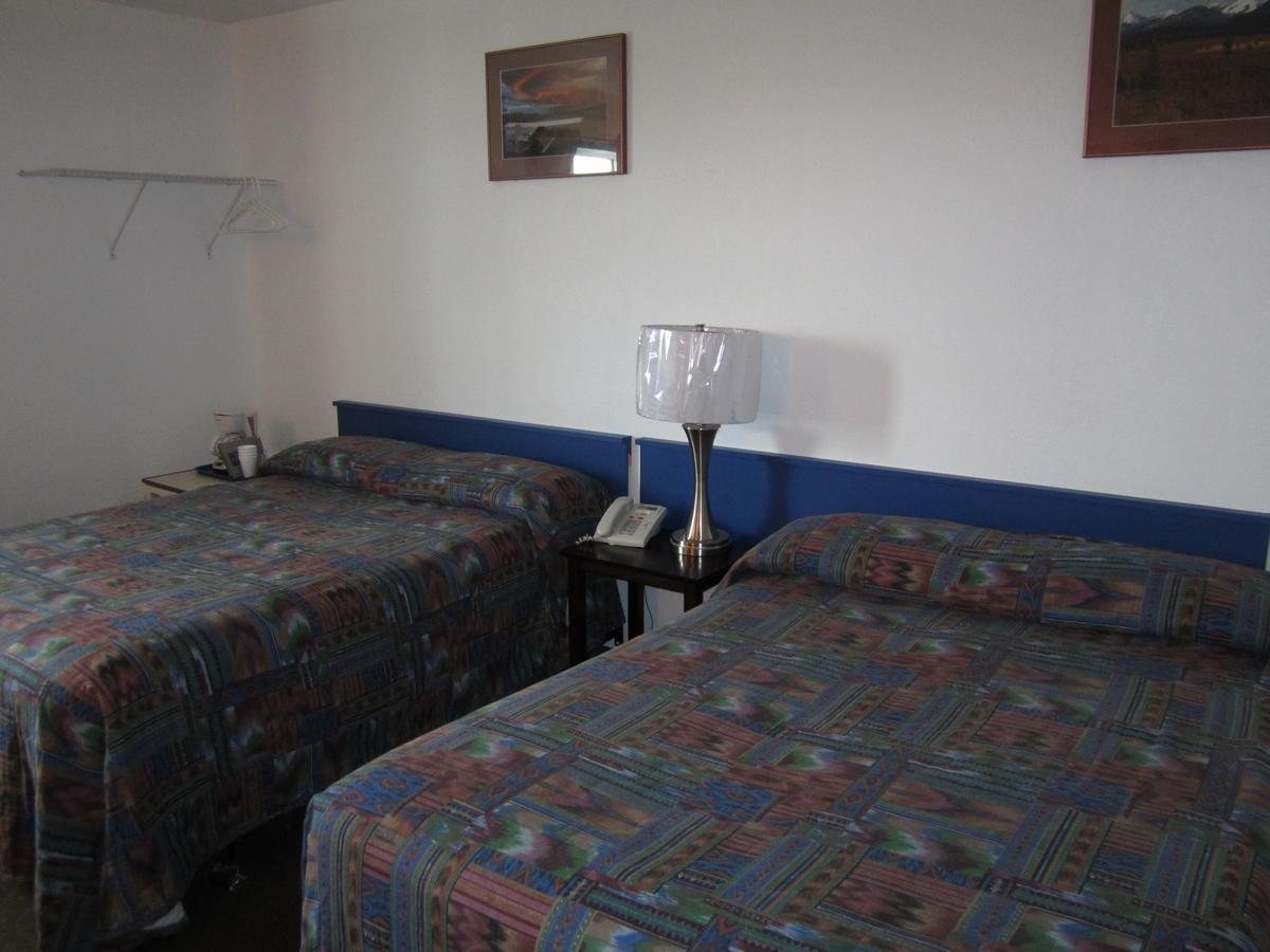 Nisutlin Trading Post Motel Teslin Kamer foto