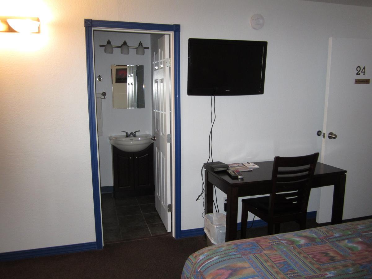 Nisutlin Trading Post Motel Teslin Kamer foto